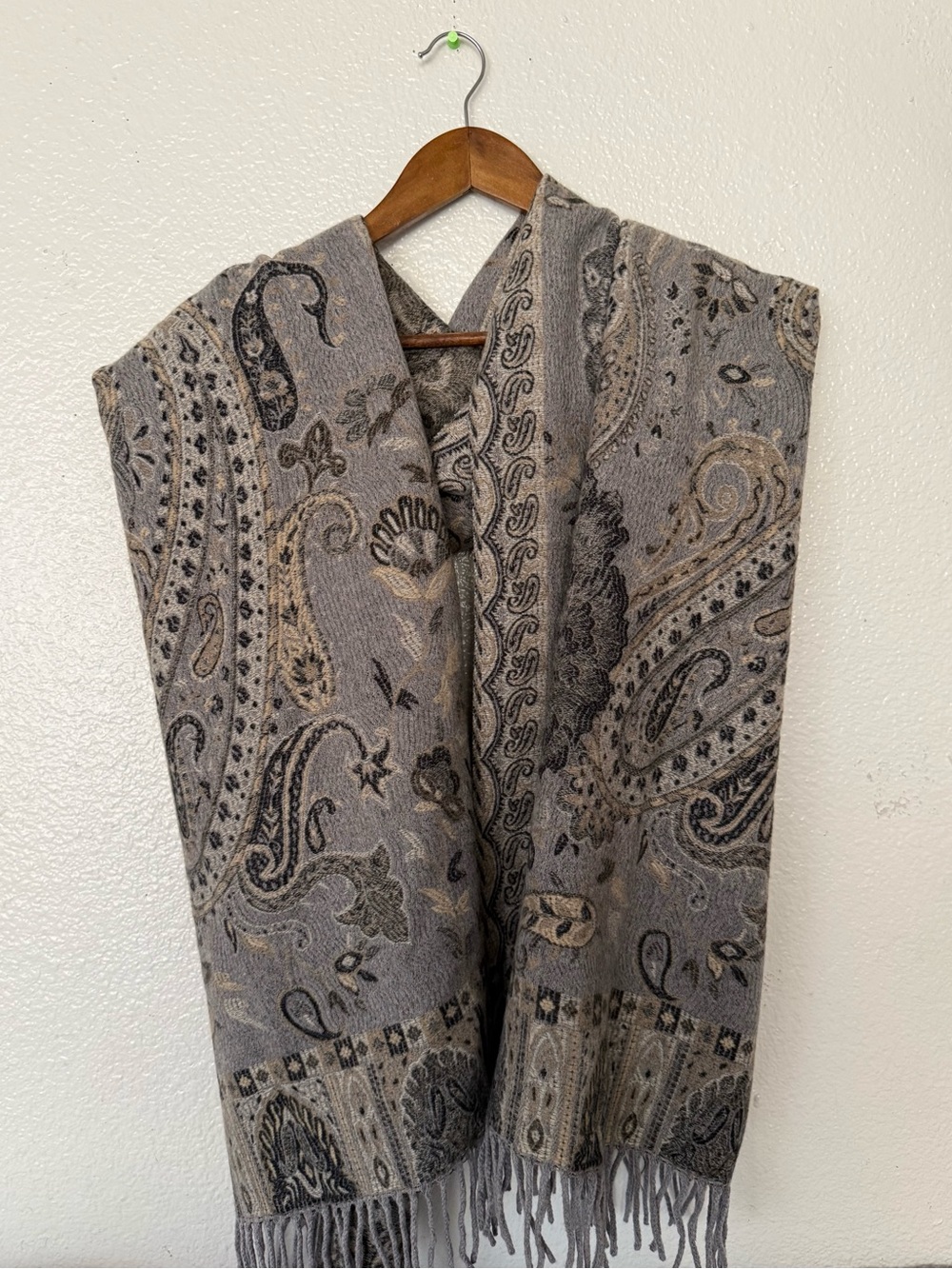 Vince Camuto Long Floral Shawl / Scarf Women Paisley